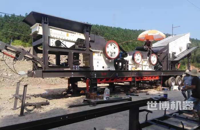 可移动式粗破细破一体颚式破碎机 可移动式粗破细破一体颚式破碎机
