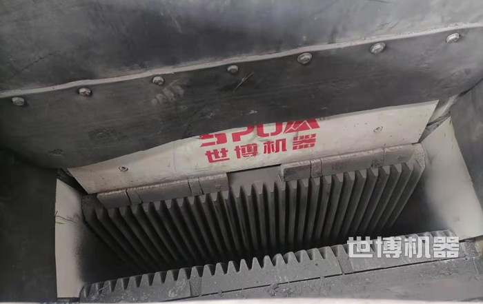 PEX250×1000颚破进料口特写 PEX250×1000颚破进料口特写