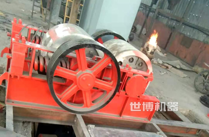 对辊破破碎机安装现场图 对辊破破碎机安装现场图
